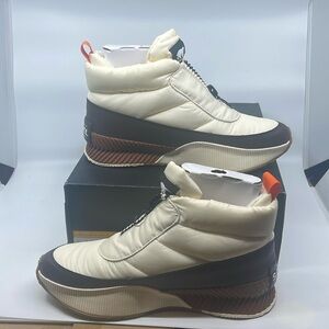Sorel Out N About III Puffy Zip WP size 10